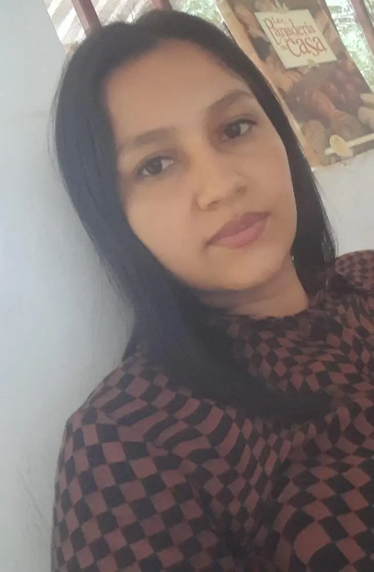 Clienta satisfecha con lectura de tarot en Guatemala